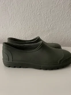 Clogs