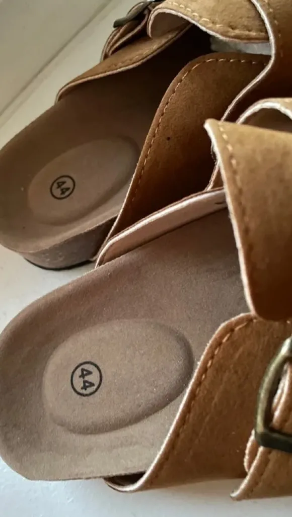 Clogs