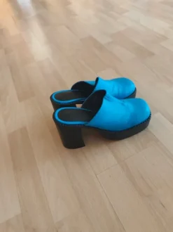 Clogs blau
