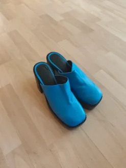 Clogs blau