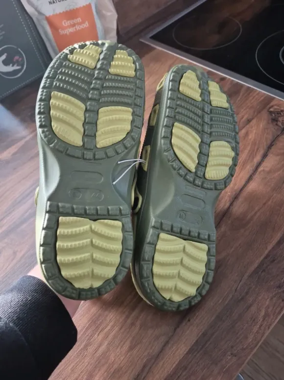 Clogs grün Größe 44 NEU