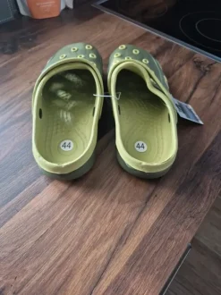 Clogs grün Größe 44 NEU