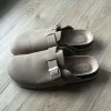 Clogs in Beige mit weiter Passform