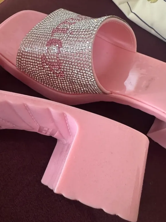 Clogs in rosa mit strassteinen