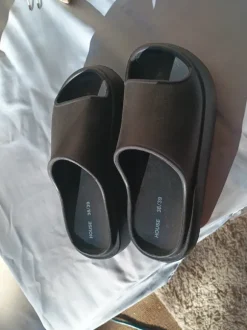 Clogs, Latschen MB