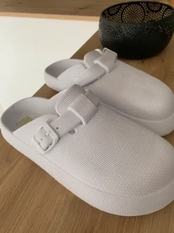 Clogs Mules Schlappen Latschen Badeschuhe weiß Gr. 38/39