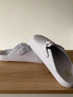 Clogs Mules Schlappen Latschen Badeschuhe weiß Gr. 38/39