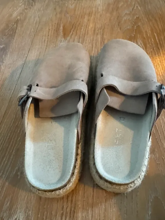 Clogs Sandalen mit Korkabsatz von Next