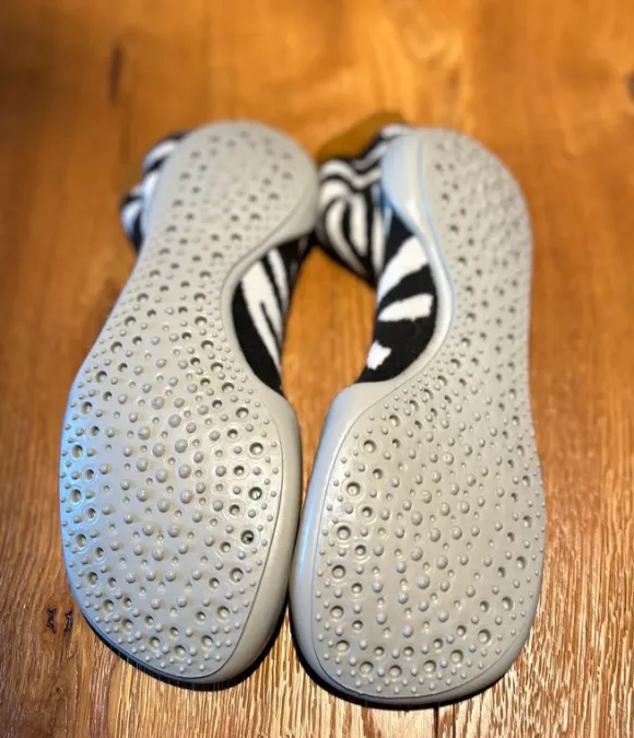 Collégien Haussocken mit Sohle Zebra Muster NEU