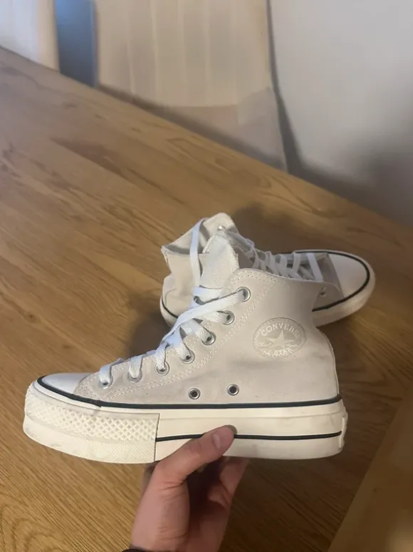 Converse All Star Chucks mit Plateau-Wildleder Creme/Beige/Vanille