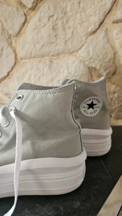 Converse in Salbeigrün