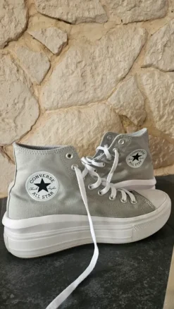 Converse in Salbeigrün