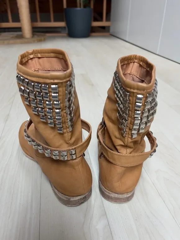 Coole Boots mit Nieten