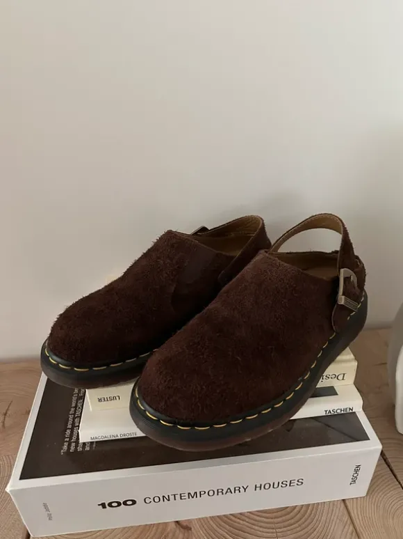 Coole Mules Slipper Clogs von Dr. Martens Isham Dark Brown Braun 39