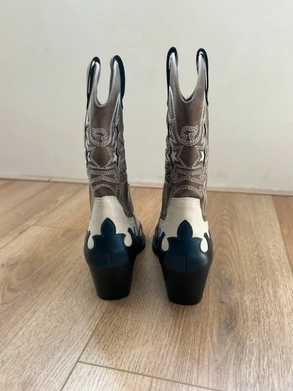 Cowboy laarzen in beige met sterren