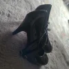 Cute Black Mary Jane Heels – Never Worn Jolies Mary Jane noires vernies – Jamais portées