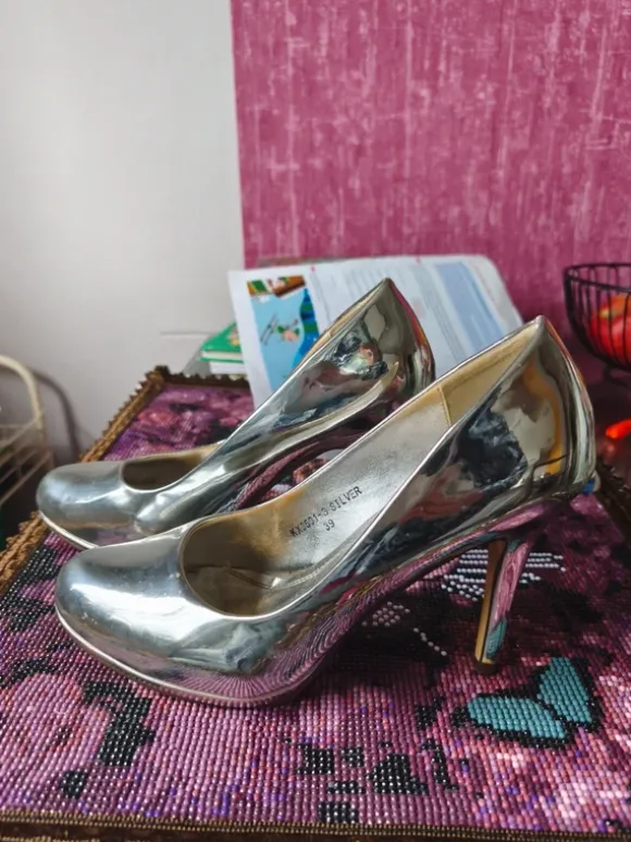 Damen Pumps High Heels Stöckelschuhe Gr. 39