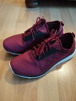 Damen Regatta Sneaker, wie neu, Gr. 38, weinrot