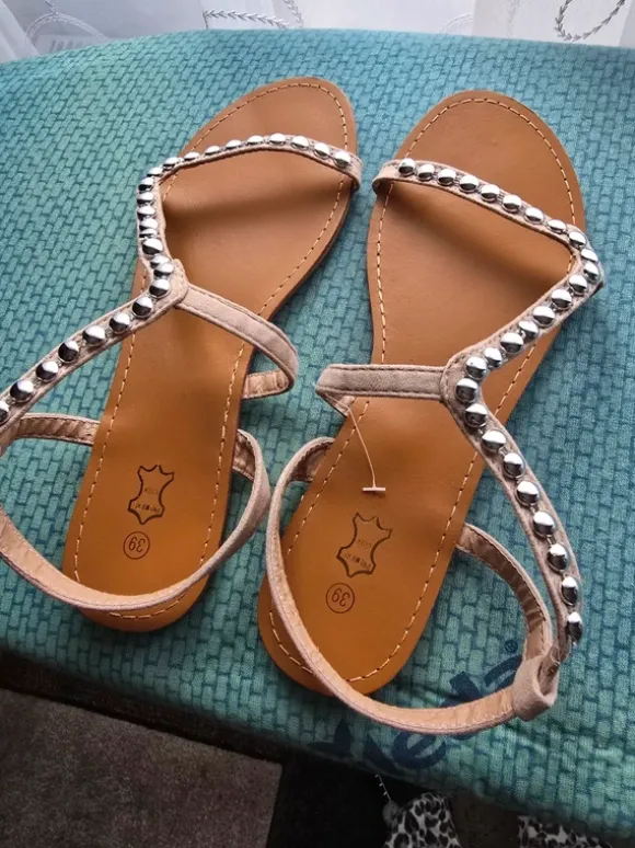 Damen sandalen gr 38 leder mit dekorative versilberte strasssteine
