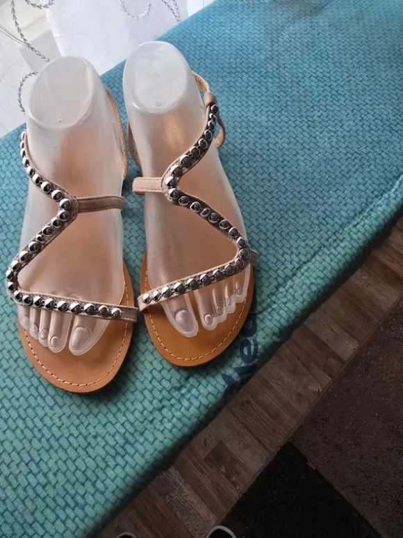 Damen sandalen gr 38 leder mit dekorative versilberte strasssteine