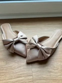 Damen Slipper mit Schleife