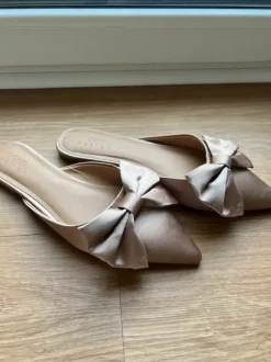 Damen Slipper mit Schleife