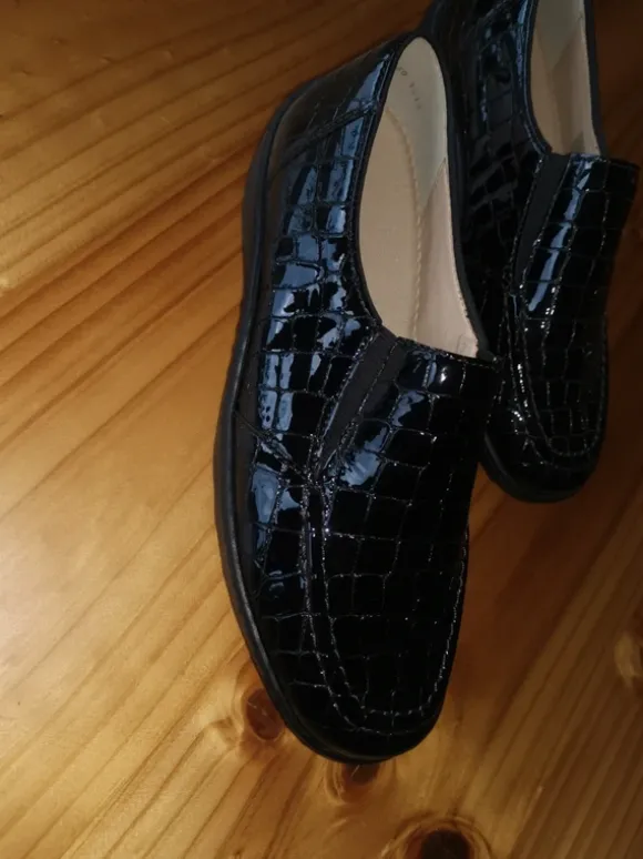 Damenschuh neu der Firma ara