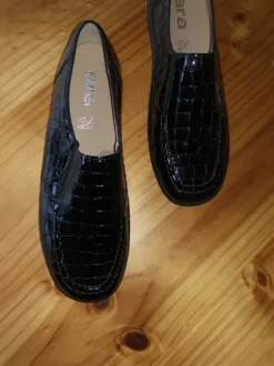 Damenschuh neu der Firma ara