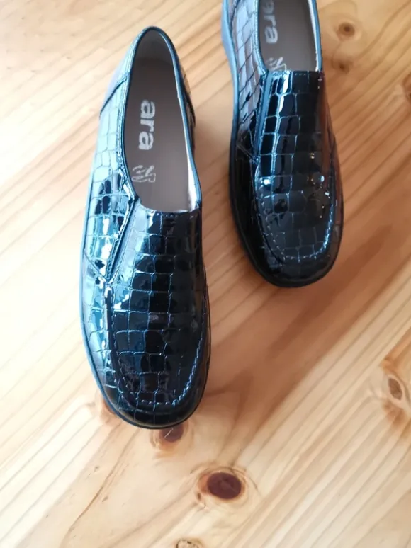 Damenschuh neu der Firma ara