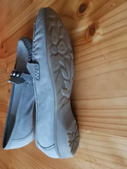 Damenschuh neu der Firma ara