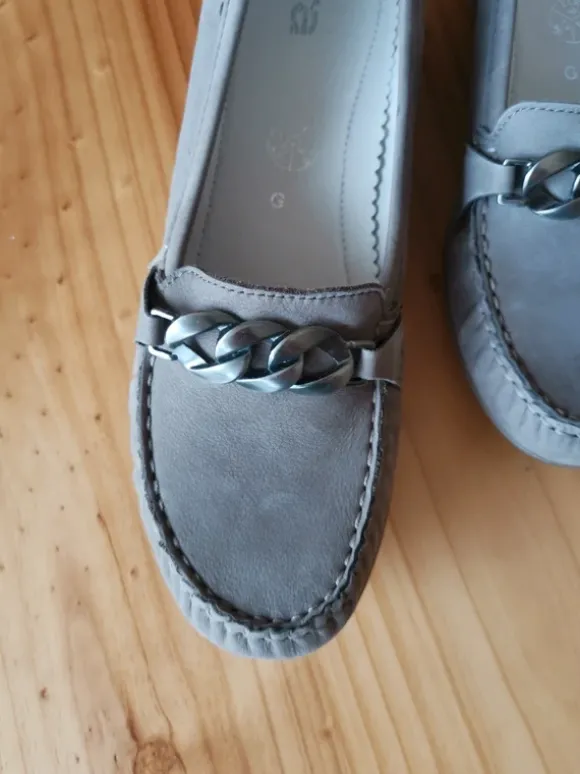 Damenschuh neu der Firma ara