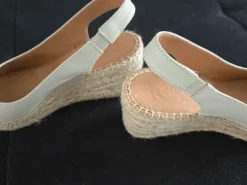 Damenschuhe - Keilsandaletten von Kanna Größe 38 creme