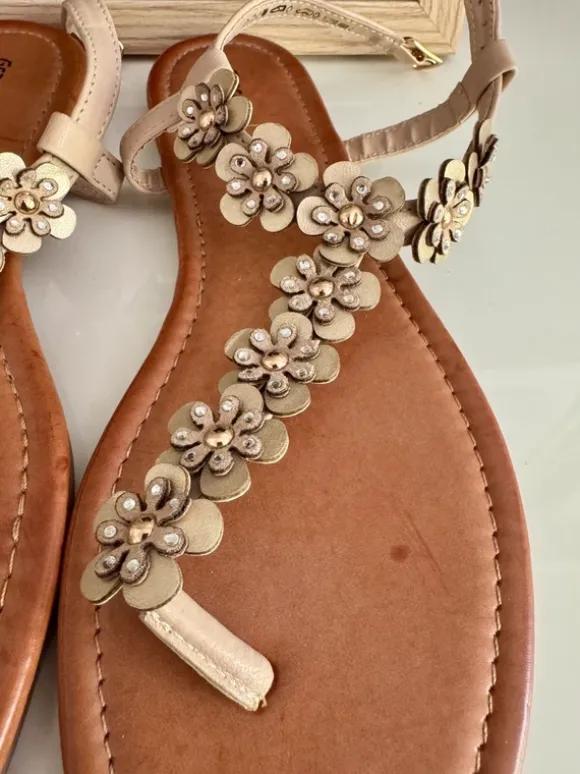 Deichmann Graceland Zehentrenner Sandalen mit Glitzer und Blumen Gr. 41 NEU