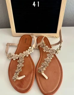 Deichmann Graceland Zehentrenner Sandalen mit Glitzer und Blumen Gr. 41 NEU