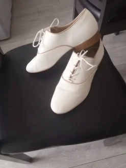 Derbie printanière pieds fin 38-37
