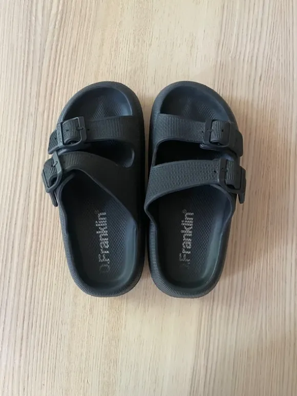 D.Franklin Sandalen / Badeschlappen / Hausschuhe Gummi 37