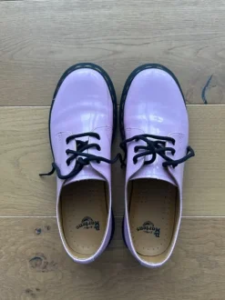 Doc Martens, Lack rosa