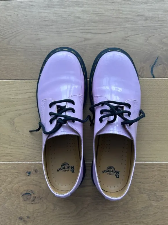 Doc Martens, Lack rosa