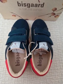 Donkerblauwe leren sneakers met klittenband van Bisgaard, maat 33