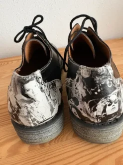 Double You Schuhe im Comic/PopArt Design
