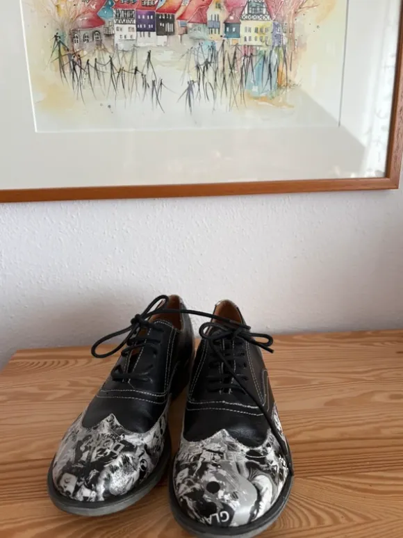 Double You Schuhe im Comic/PopArt Design