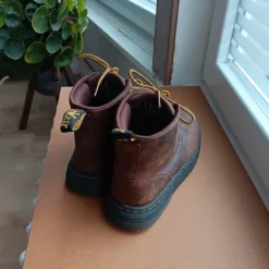 Dr. Martens - Crewson Chukka boots