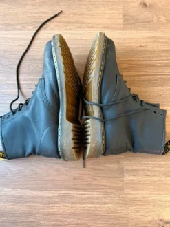 Dr. Martens Boots Schwarz Leder Gr. 44 | Klassiker Schnürboots