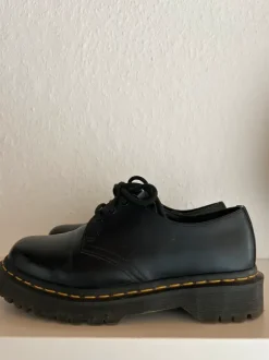 Dr. Martens Halbschuhe Plateau