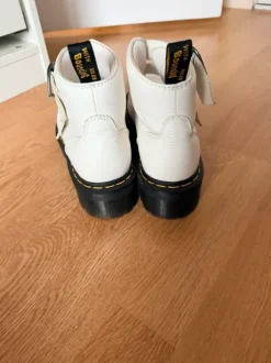 Dr Martens laarsjes