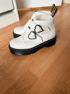 Dr Martens laarsjes