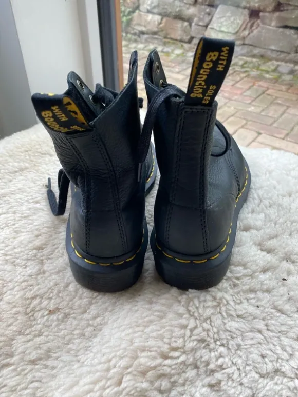 Dr. Martens Leder schwarz