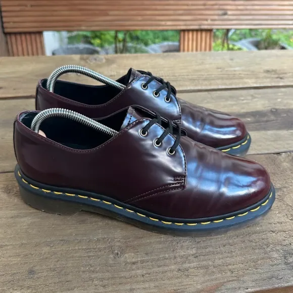 dr. martens low vegan bordeaux