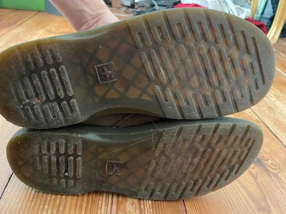 Dr martens Schuhe Khaki EU42