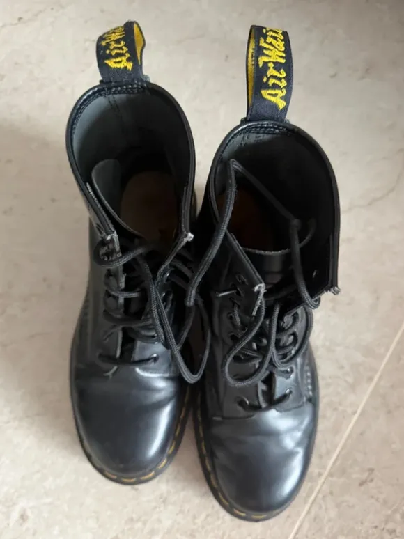 Dr martens schwarz matt